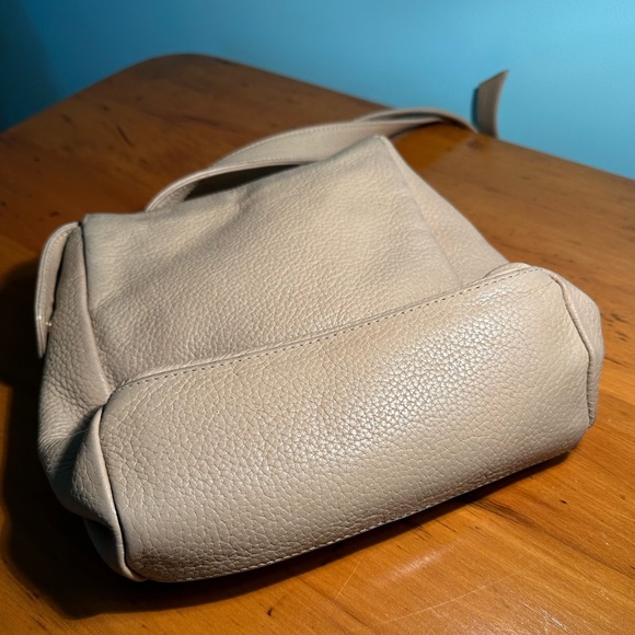 Liz Claiborne Bone Leather Bag - Picture 5 of 16